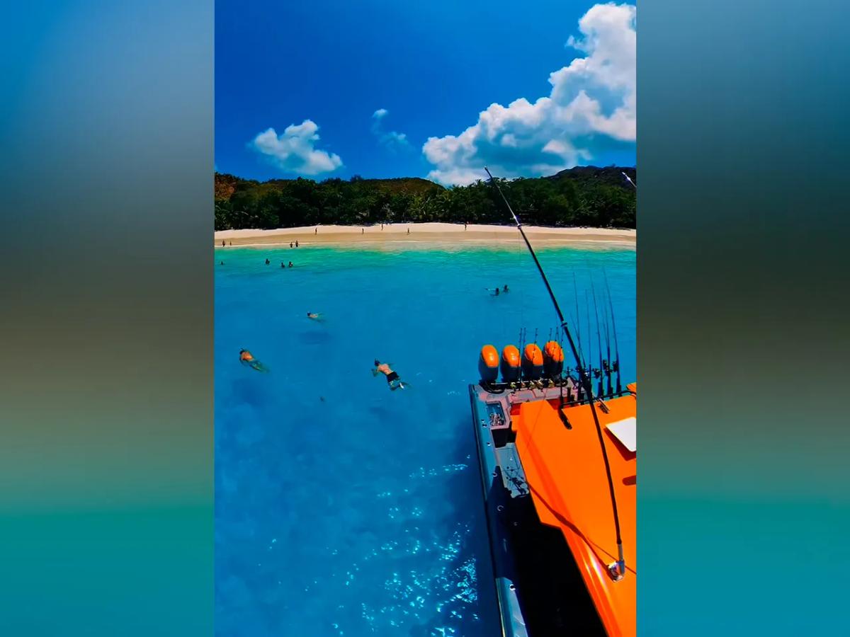 BoomBastic Chapters Seychelles - Island-hopping cruise in Seychelles: Praslin, Curieuse and La Digue in one day