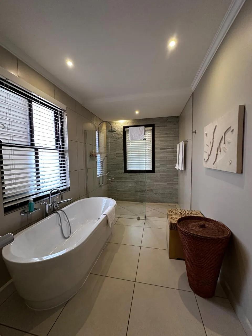 BoomBastic Chapters Seychelles - 5-Bedroom Villa