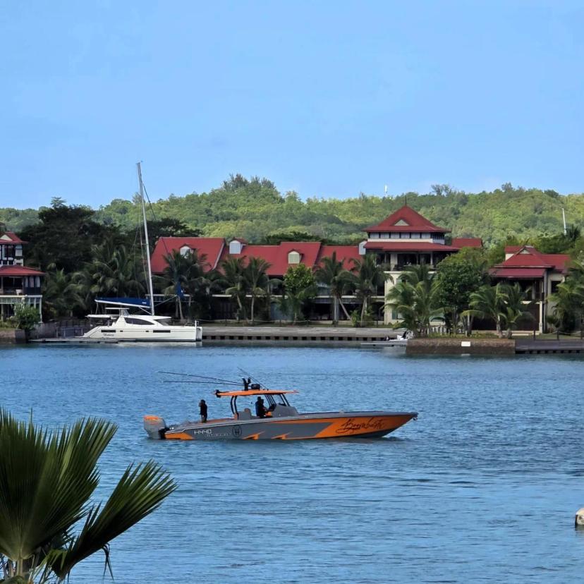 BoomBastic Chapters Seychelles - دليل