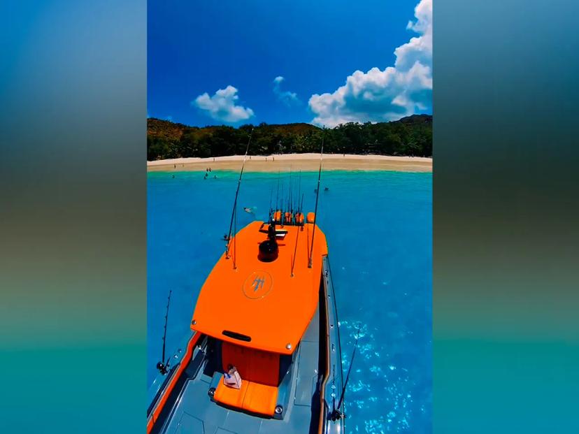 BoomBastic Chapters Seychelles - Island-hopping cruise in Seychelles: Praslin, Curieuse and La Digue in one day