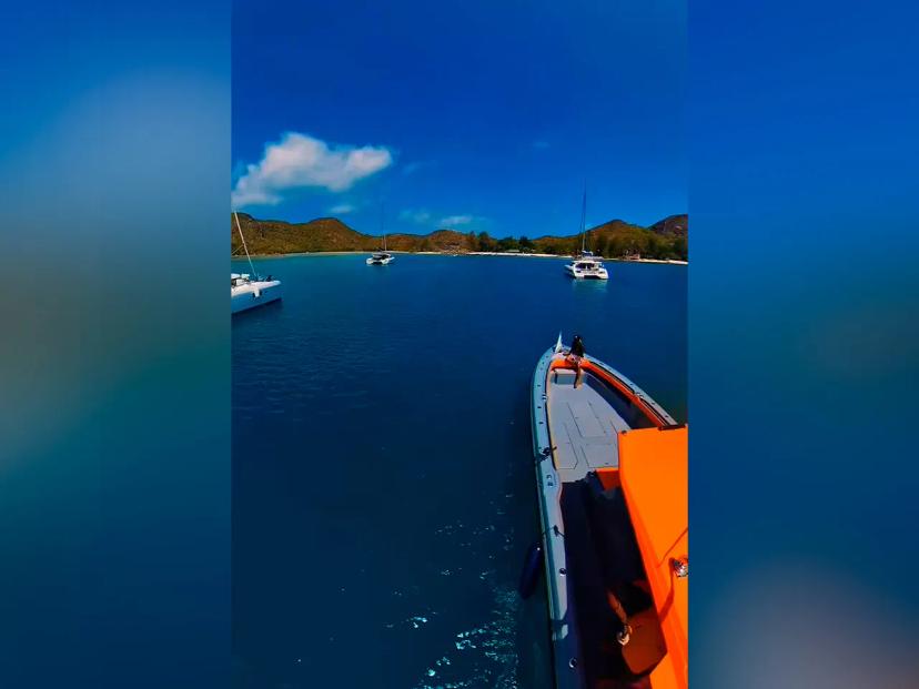 BoomBastic Chapters Seychelles - Island-hopping cruise in Seychelles: Praslin, Curieuse and La Digue in one day