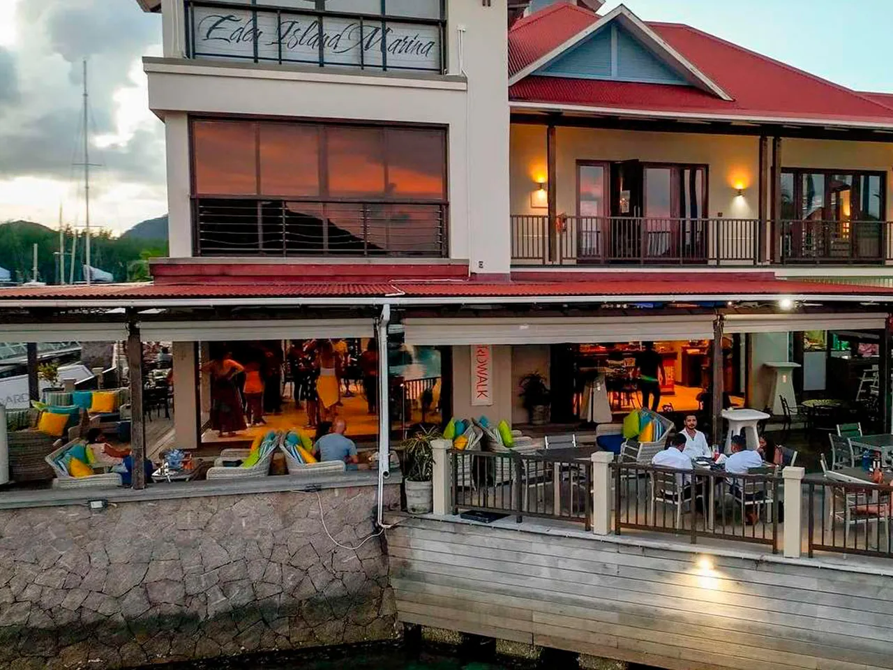 The Boardwalk Bar & Grill.jpg