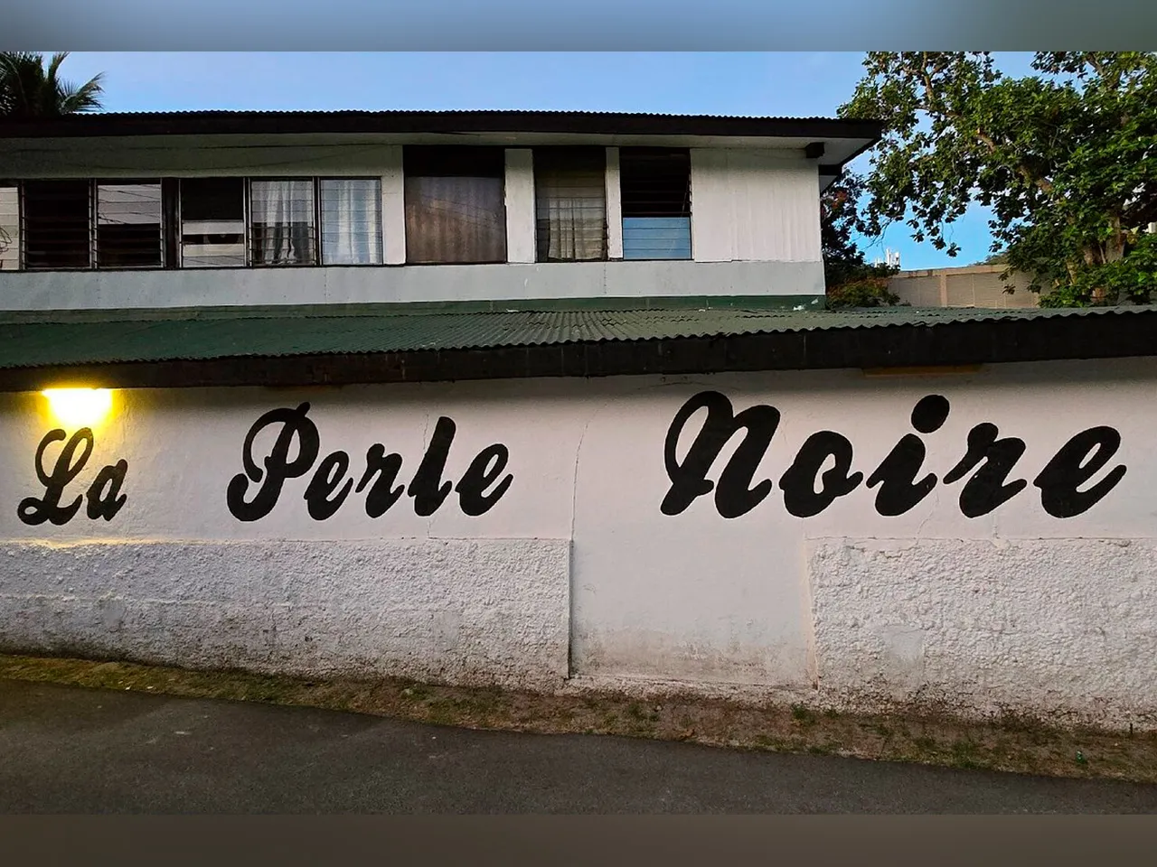 La Perle Noire.jpg