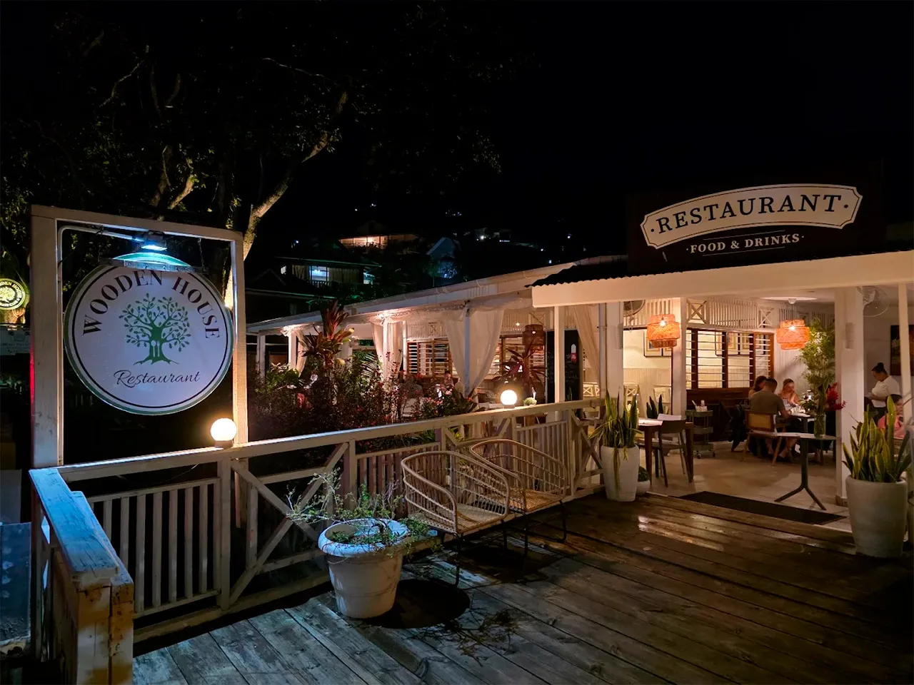 Wooden House Restaurant Сейшелы.jpg